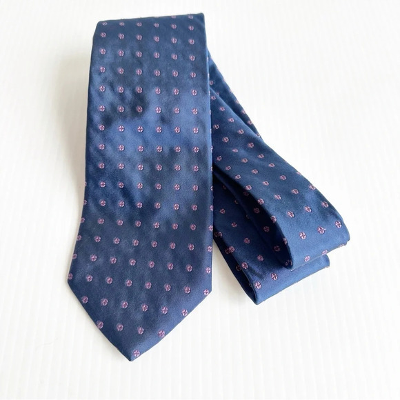 Brooks Brothers 346 Pure Silk Tie Blue with Small Purple Flowers Made In USA - Picture 4 of 7